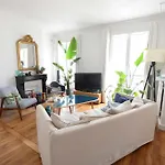 Charming Apt In The District Of Belleville