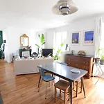 Charming Apt In The District Of Belleville